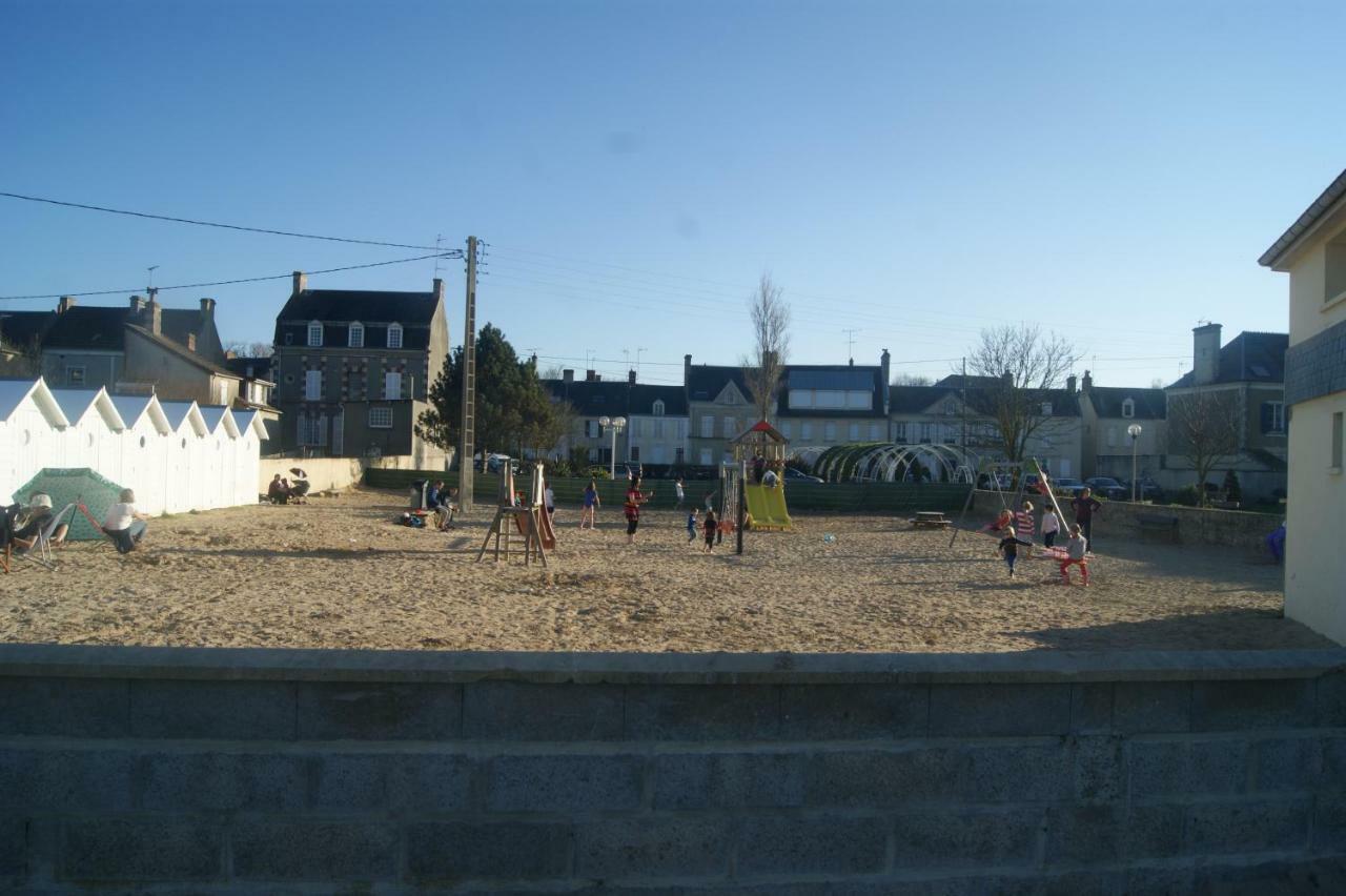 Gîte Les pieds dans le sable Grandcamp-Maisy Extérieur photo