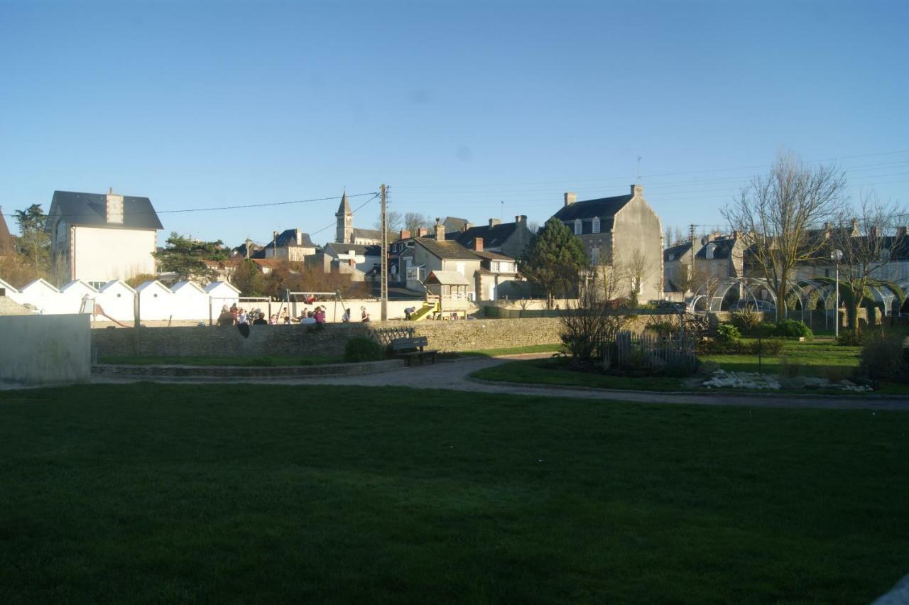 Gîte Les pieds dans le sable Grandcamp-Maisy Extérieur photo